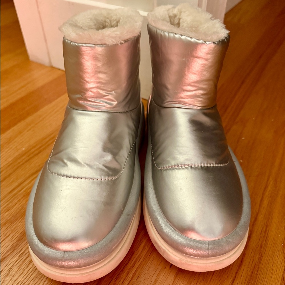 Qupid Women's puffer silver metallic ankle boots